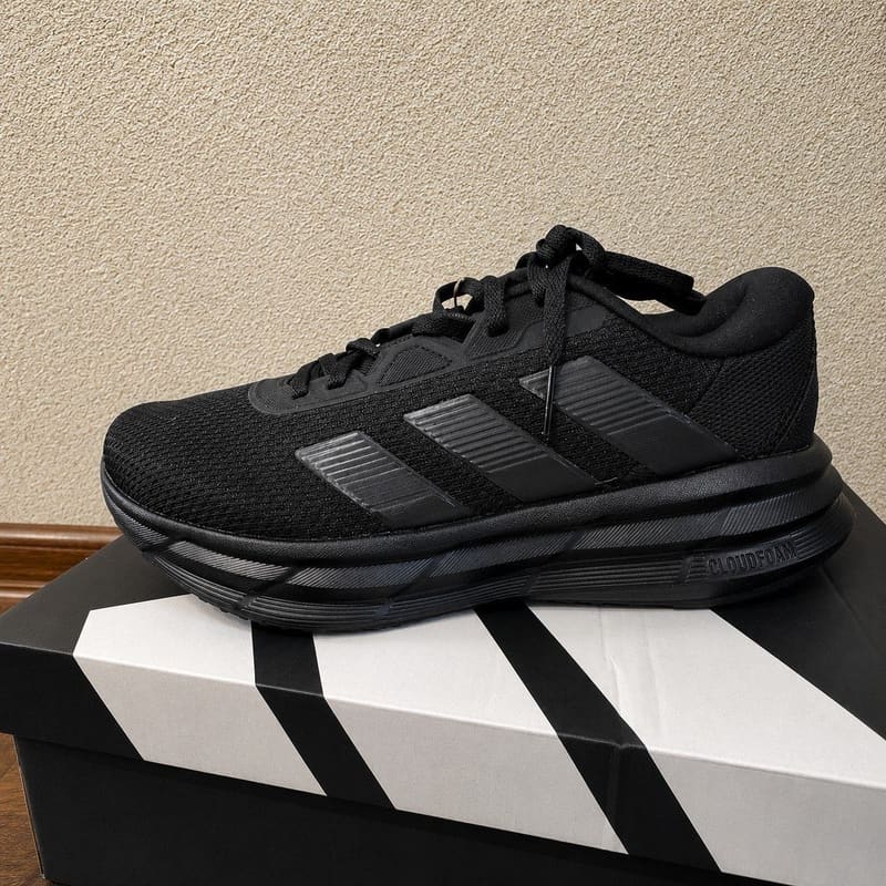 ADIDAS VINDO DE OUTRA GALÁXIA